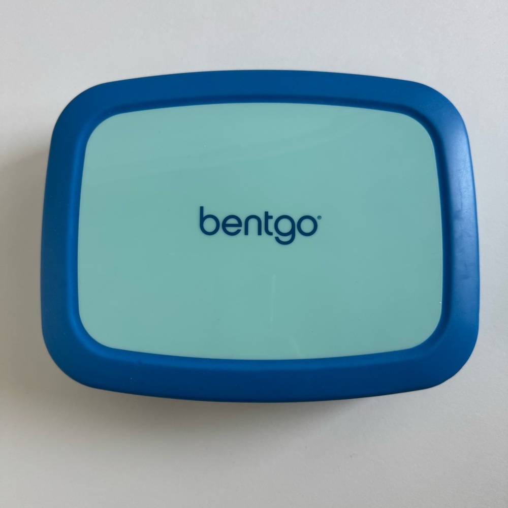 Bentgo Kids lunchbox. Brand new! Blue - Picture 4 of 12
